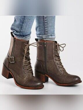Heeled Ankle Boots in Taupe Sz8 by Vintage 93